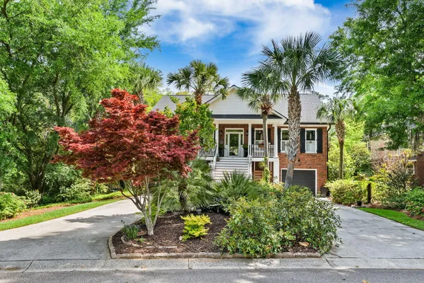 2453 VAUCLUSE RD