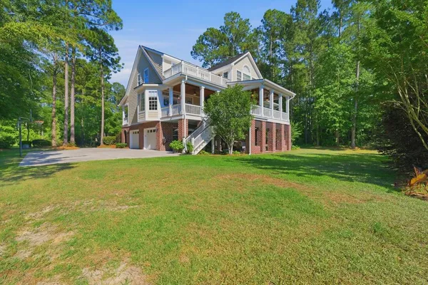216 SUMMER BREEZE WAY