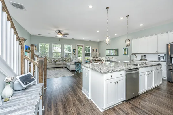 3044 EMMA LN