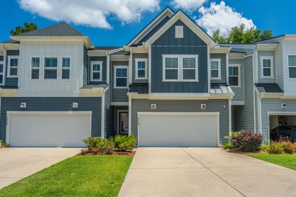 3044 EMMA LN