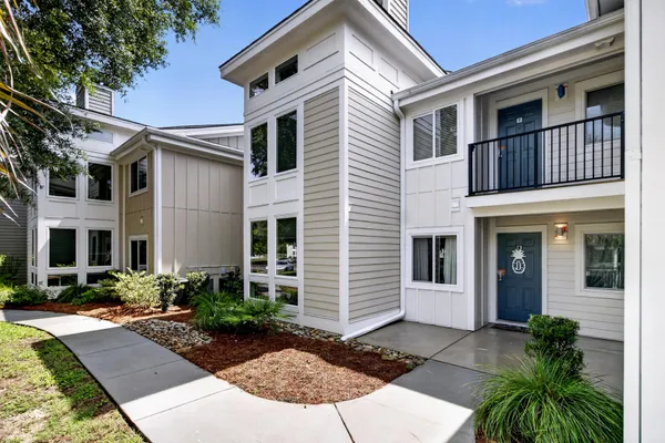271 ALEXANDRA DR 5