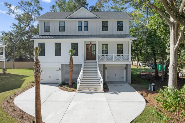 117 WANDO REACH RD