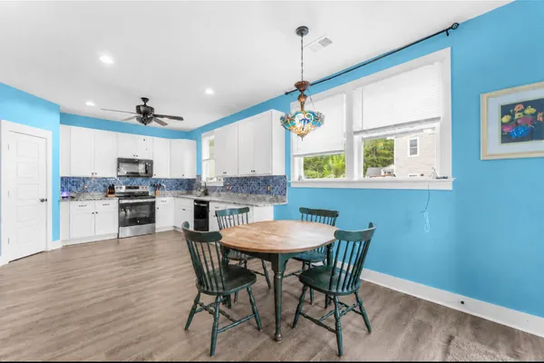 118 BRIGHTWOOD DR