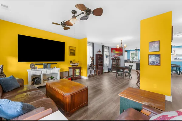 118 BRIGHTWOOD DR