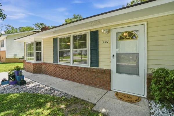 227 FARM RD