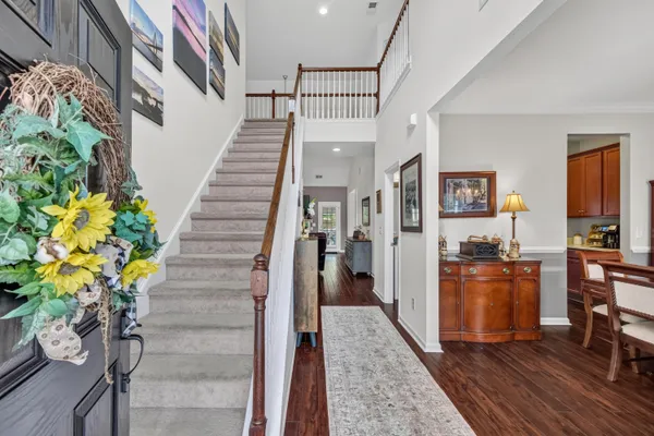1515 MAPLE GROVE DR