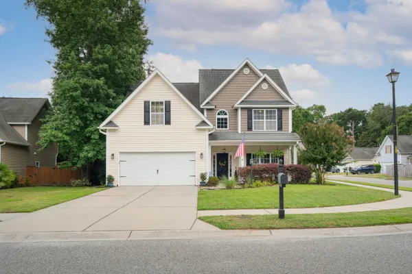 1515 MAPLE GROVE DR