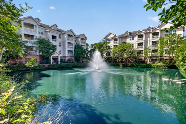2244 ASHLEY CROSSING DR 521