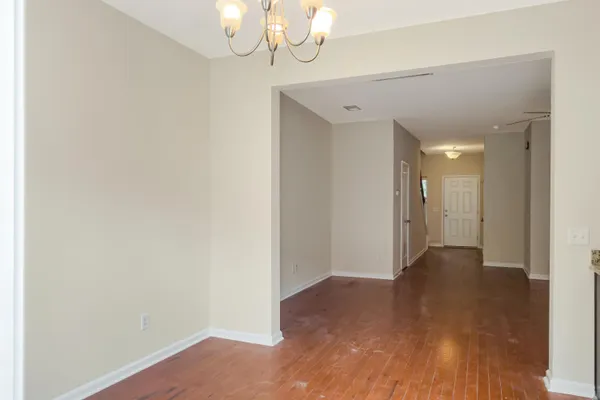 1083 BENNINGTON DR