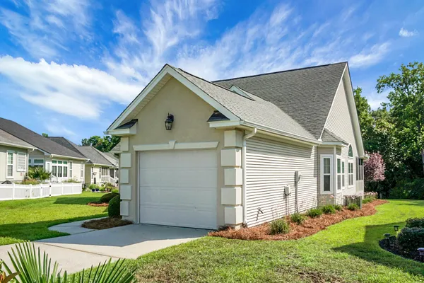 9136 SOUTHERN GROVE CT
