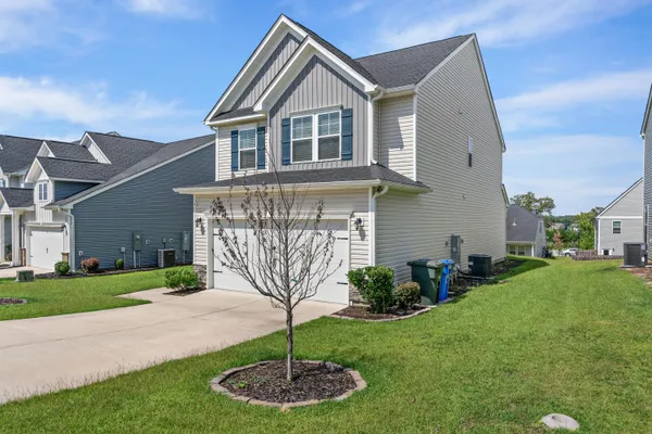 1065 WOODCREEK FARMS RD