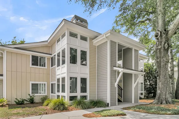 275 ALEXANDRA DR 11
