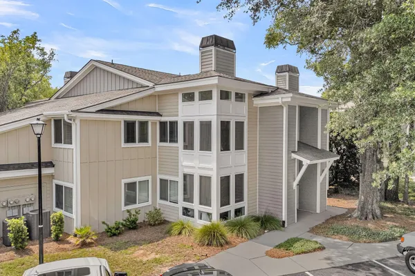 275 ALEXANDRA DR 11