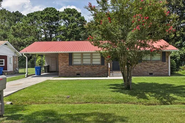 1450 N SHERWOOD DR