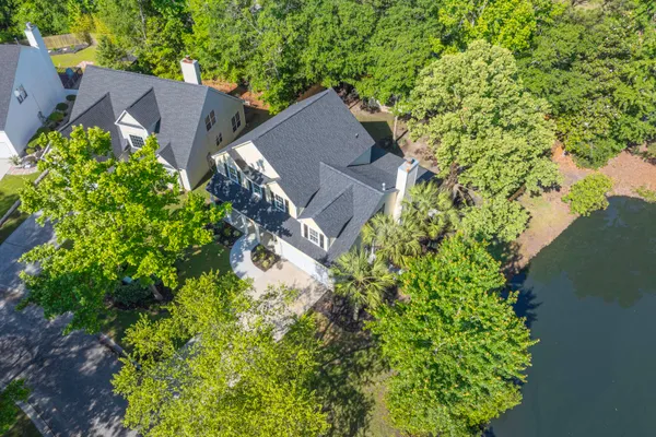 120 EVESHAM DR