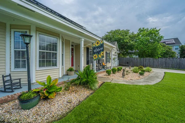 3247 MIDDLEBURRY LN