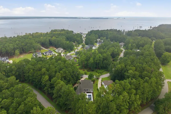 207 SUMMER BREEZE WAY