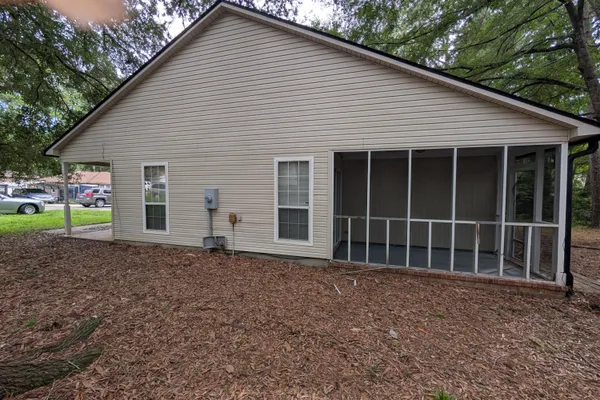 122 BEVERLY DR