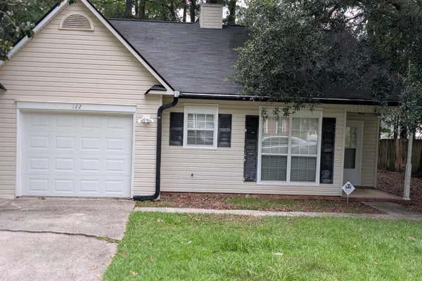 122 BEVERLY DR