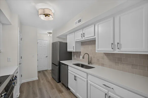 2327 TREESCAPE DR 1807