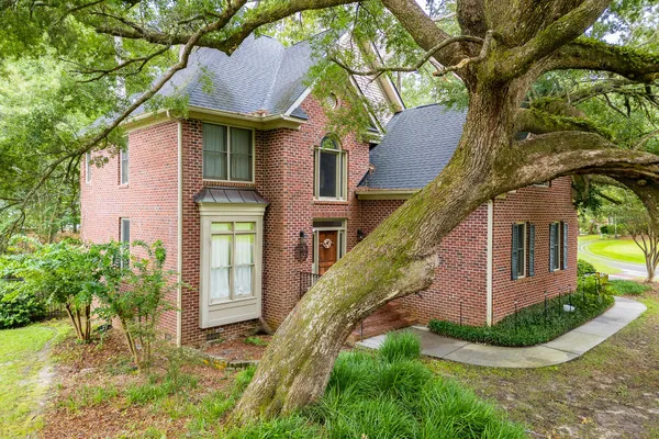 101 RIVERWOOD LN