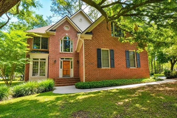 101 RIVERWOOD LN