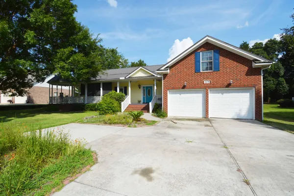 1618 CEDAR AVE
