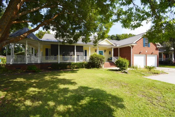 1618 CEDAR AVE