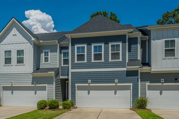 3090 EMMA LN