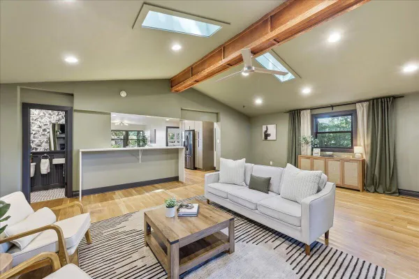 1203 VALLEY DR