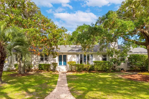 209 CYNTHIA LN