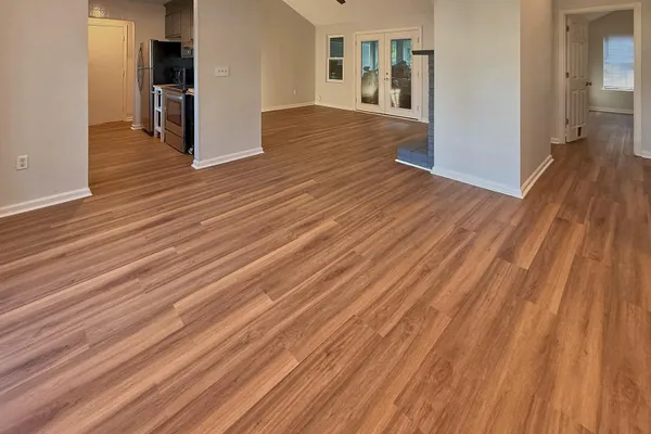 1539 KENTWOOD CIR
