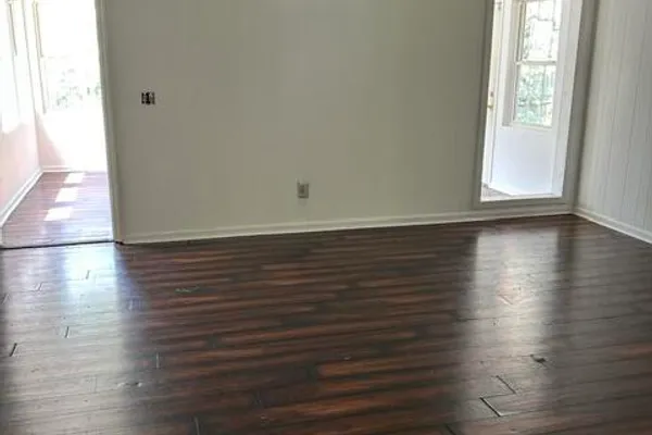 202 PELICAN LN