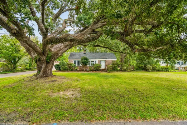 214 ISLAND DR