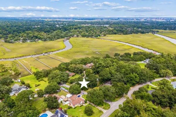 214 ISLAND DR