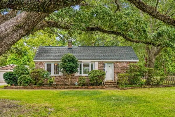 214 ISLAND DR
