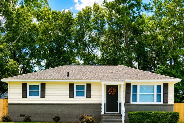 221 FARM RD