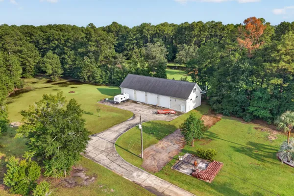413 LAZY HILL RD
