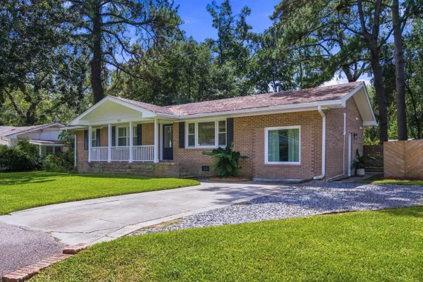 1373 WHITE DR