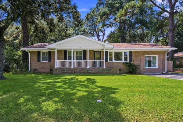 1373 WHITE DR