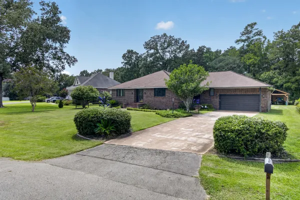 1103 CASS DR