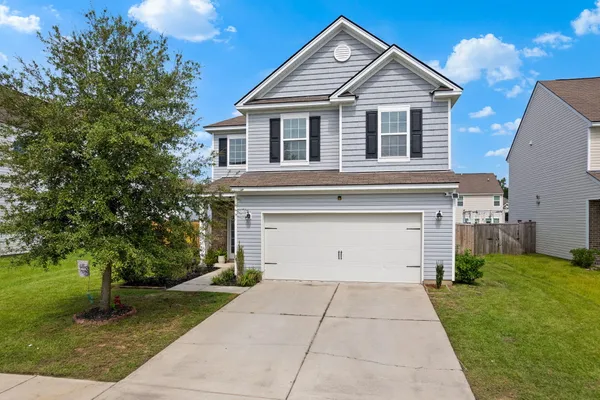 5212 AMERICAN HOLLY LN