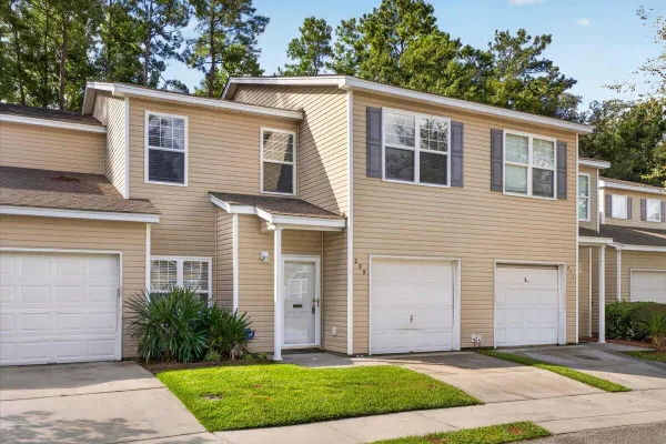 209 GRAND OAKS DR