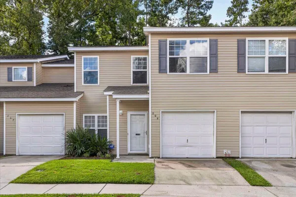 209 GRAND OAKS DR