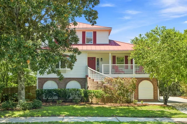 221 MARSH OAKS DR