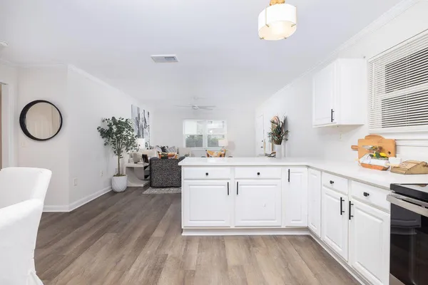 415 PARKDALE DR 2F
