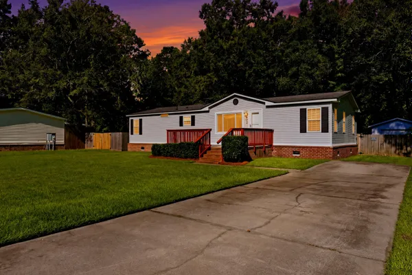102 DEAN DR