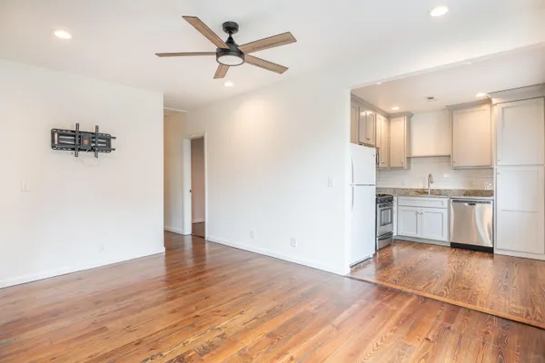 14 BOYER CT