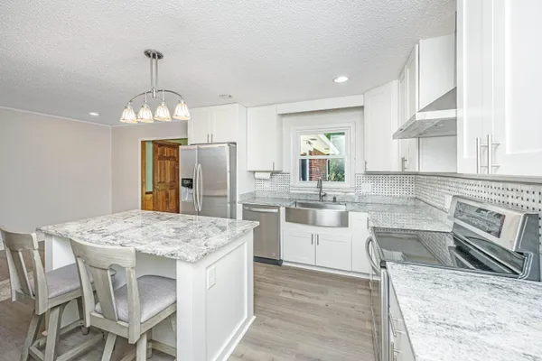 1259 ROBIN RD