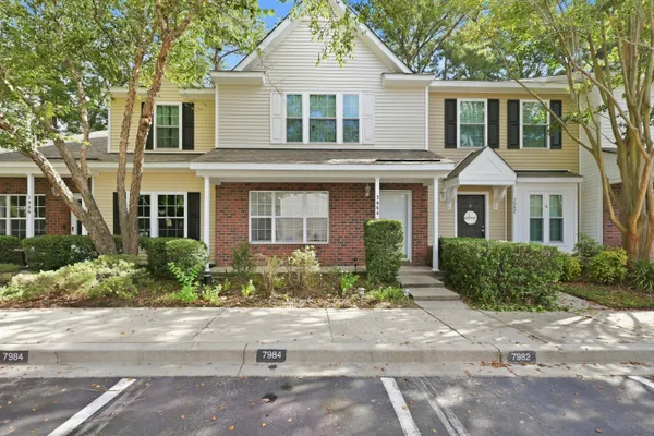 7984 SHADOW OAK DR
